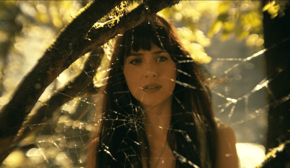 O filme “Madame Teia”, parte do universo cinematográfico do Homem-Aranha da Sony, teve sua primeira revelação não pela Sony, mas pela empresa Ocean Spray.