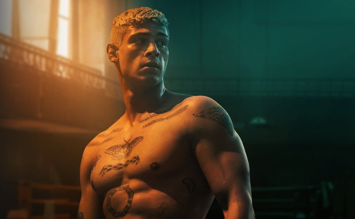 Sixty Minutes, dirigido por Oliver Kienle, apresenta uma narrativa que explora o universo das artes marciais mistas com uma abordagem única.