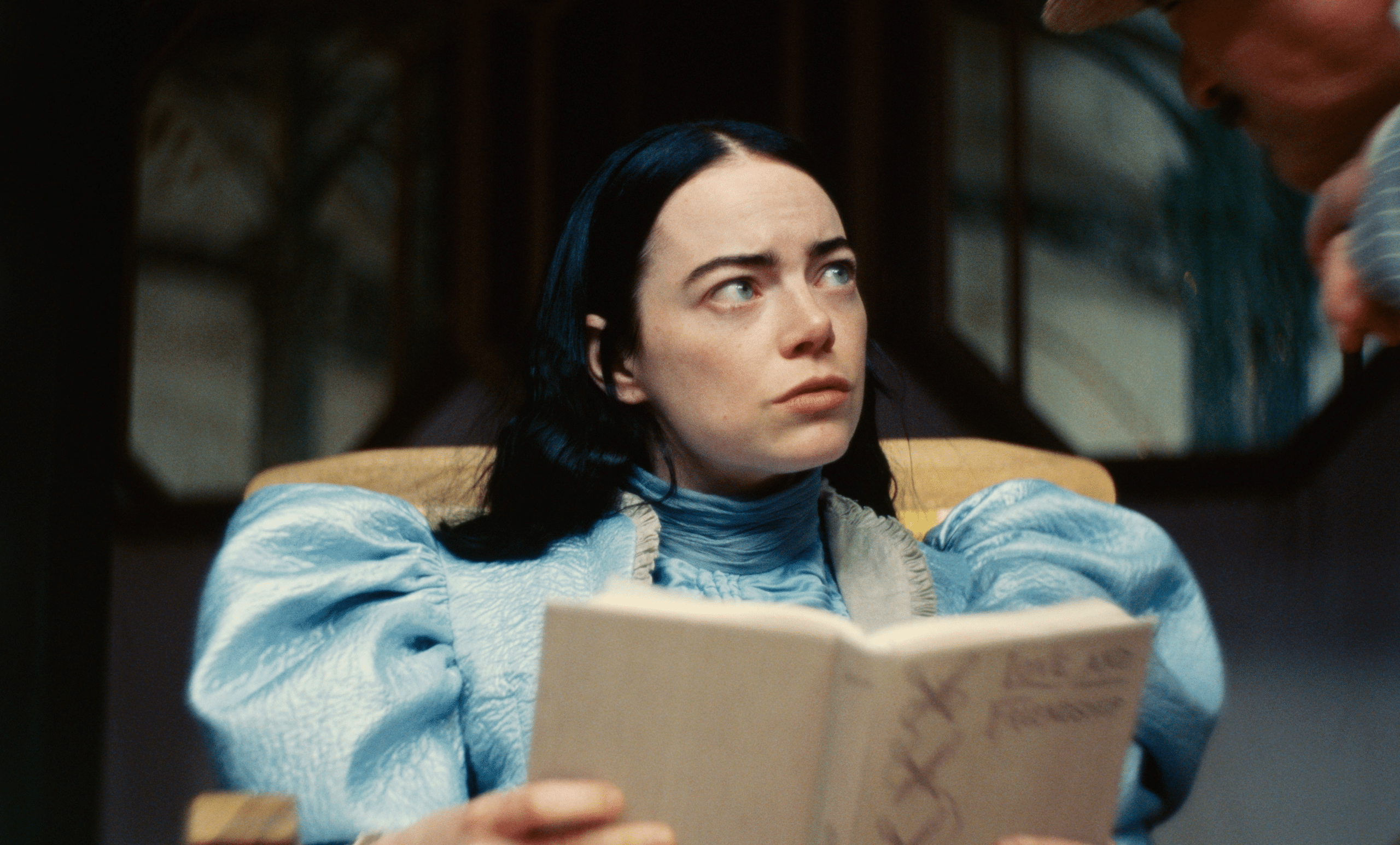 Descubra o universo bizarro do livro Pobres Criaturas, ainda mais estranho que o filme. Mergulhe na leitura e supere as expectativas.