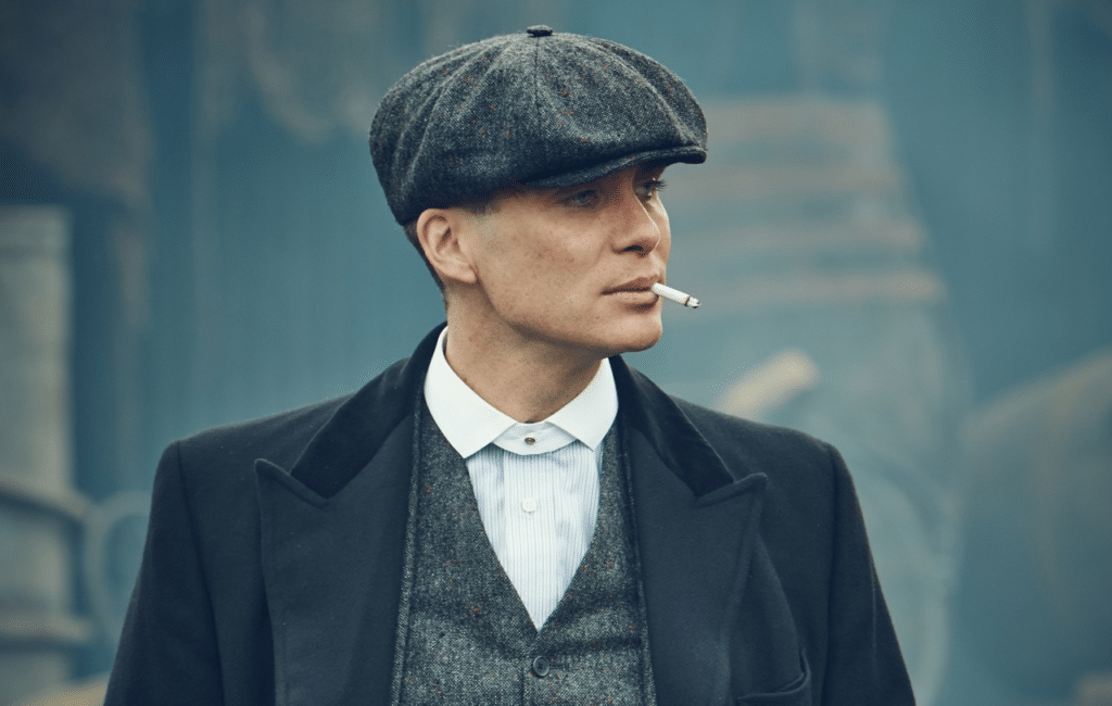 Cillian Murphy retorna como Thomas Shelby em Peaky Blinders! Não perca essa reviravolta épica. Clique e garanta seu lugar nessa jornada!