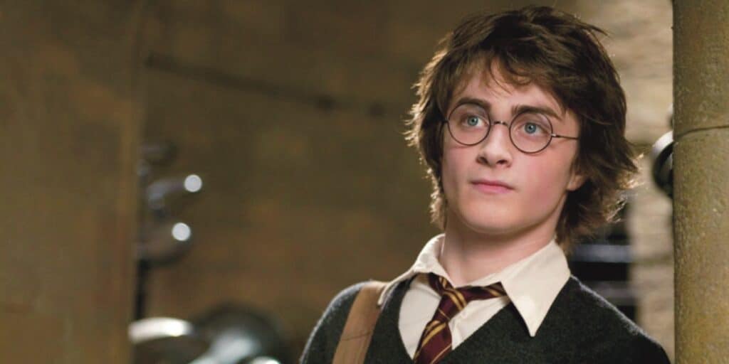 Daniel Radcliffe revela entusiasmo com série reboot de Harry Potter, mas descarta participação especial.